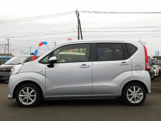 なお、業者販売(車種による)も行っておりますので、ご気軽にお問合せ、ご来店下さい。加藤をお呼び下さい。ご来店時GU様側よりご入店されますと、軽自動車がすぐ見れます。