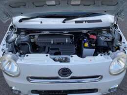 錆・腐食のない綺麗なエンジンルームです。走行距離は77000キロですのでまだまだ走れます♪