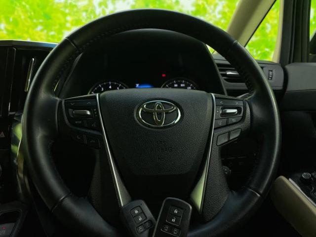 WECARSの展示場では実際に見て、触ってお車をお選びいただけます！知識の豊富な営業スタッフが様々なカーライフをご提案いたします！