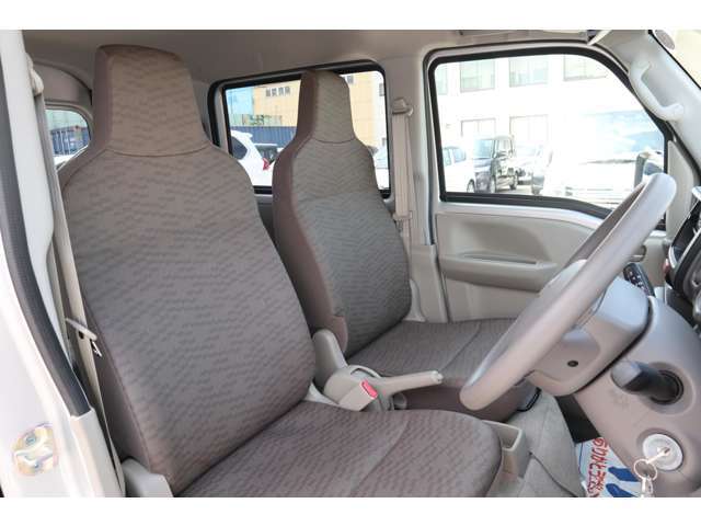 『修復歴なし』のお車のみ取り扱っております。目利きの専任バイヤーにより、状態の良いお車を厳選して仕入れ。入庫時には車両チェックを行い、高品質な中古車をご用意しております。