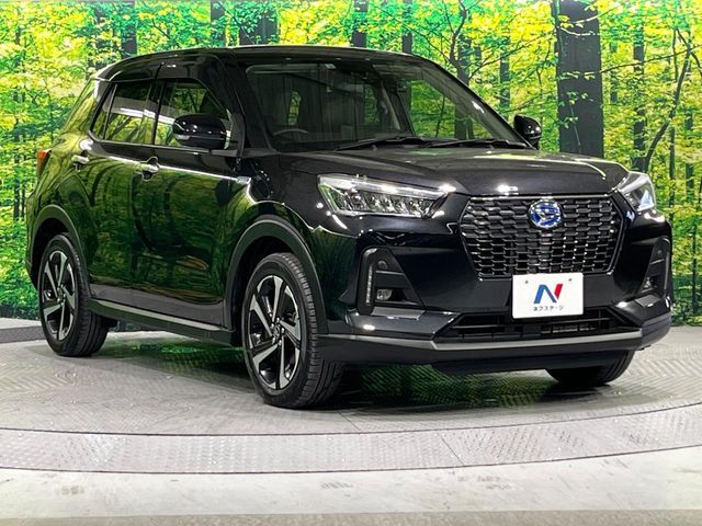 大好評のボディコーティング「弾スプラッシュコート」もご納車までに施工可能。通常のガラスコートと異なる、耐久年数6年の無機質ガラスコーティングが、ボディをキレイな状態に保ってくれます。
