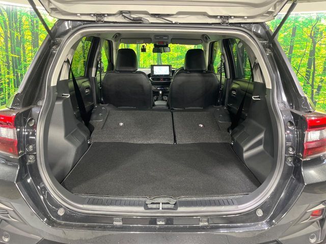 普段のお買い物や通勤、送迎等に十分な荷室スペースを確保しております。セカンドシートを倒すと、大きな荷物の積載も可能です♪