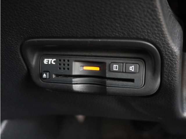 今や必需品の◆ETC車載器　装備車◆　有料道路を利用する際にスムースに通過でき、わずらわしい料金支払いから開放されます！