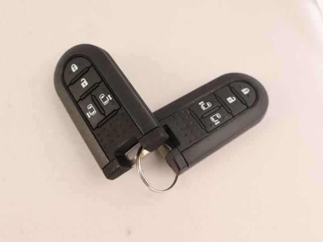 便利なキーフリーシステム搭載車！ドアの鍵の開閉も楽チン♪さらに・・・カギを挿さなくても、エンジンをかけれちゃいます！！