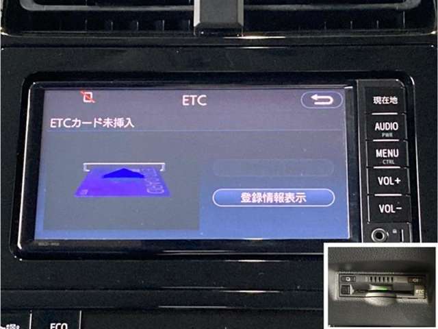 ナビ画面連動のETC付きです。高速道路料金所での小銭の出し入れや雨天時における窓の開け閉めなどの煩わしさが解消できます。料金所の通過もスムーズで快適ですよ。