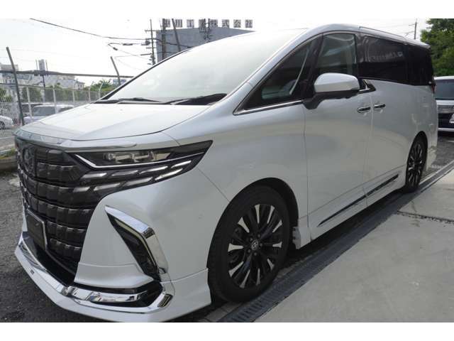 自社工場完備しておりますので、整備や車検はもちろん事故や板金のご相談などもお任せください！