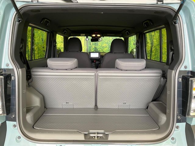 普段のお買い物や通勤、送迎等に十分な荷室スペースを確保しております。セカンドシートを倒すと、大きな荷物の積載も可能です♪