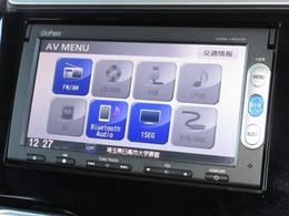 ナビゲーションはギャザズメモリーナビ（VXM-145VSi）を装着しております。AM、FM、CD、DVD再生、Bluetooth、ワンセグTVがご使用いただけます。初めて訪れた場所でも安心ですね！