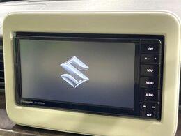 【純正ナビ】人気の純正ナビを装備しております。ナビの使いやすさはもちろん、オーディオ機能も充実！キャンプや旅行はもちろん、通勤や買い物など普段のドライブも楽しくなるはず♪