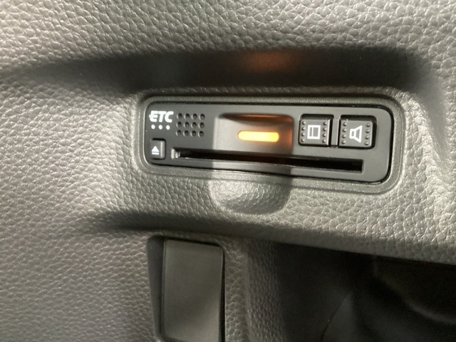 ETC付いてます。ETCが使用可能な道路通行料はキャッシュレスでスマートに走行できます。再セットアップして納車致します