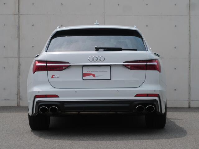 一目でAudiだと分かる特色を持つデザイン。
