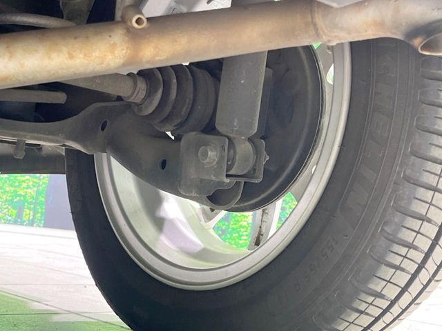 お車を安心してお乗りいただく為には、足回りの定期点検が欠かせません。サービスサポート（有償保証）では無料点検もご提供しており、安心のカーライフをお過ごしいただけるサポート体制が整っています。