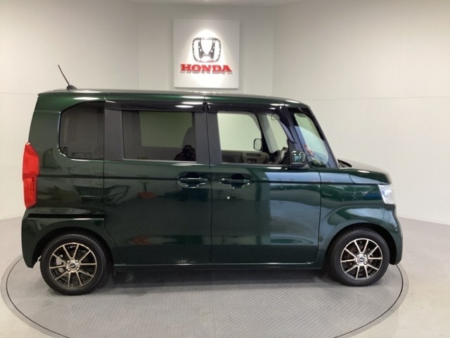購入後も自社指定整備工場完備でお客様の愛車をしっかりサポート致します！御納車時には安全かつ安心してお乗り頂けるようホンダ専門知識を持つ整備スタッフが点検・整備・装備も説明をしてお渡ししております。