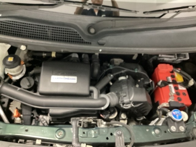 ホンダスタッフがしっかり整備して保証付きにてお渡し致します。エンジンルーム＆室内ルームともにクリーニング済みで清潔です。快適なドライブをお楽しみください。