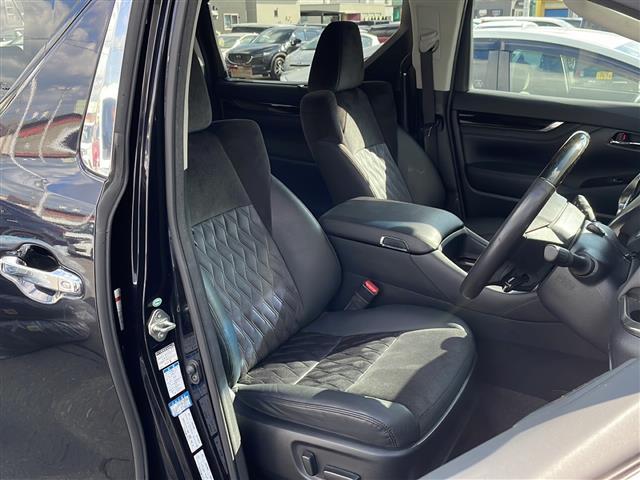 気になる車はすぐにお問い合わせください！右のカーセンサー専用無料ダイヤルから、専門スタッフがお車のご質問にお答えいたします！