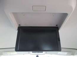 後席専用フリップダウンダウンモニター付で、長距離でも退屈しません♪