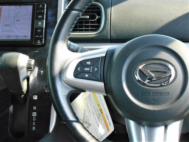 ステアリングには様々なスイッチが付いておりますので運転しながらの操作も楽ちんです♪