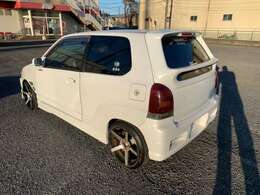 トータルカーサービスのこだわりは「車の輝き！」コーティングを施し光り輝く1台を展示販売いたします！