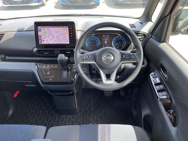窓ガラスが大きく車両感覚も掴みやすいお車ですので安心してお乗りいただけます。