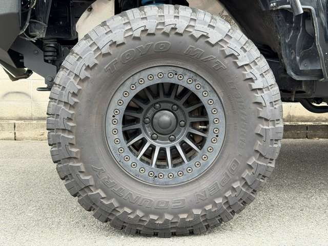 ソリッドレーシングタービンZ1　16インチアルミにTOYO　M/T　315/75/16をインストール