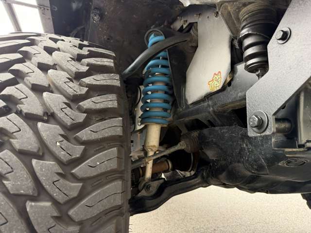 ビルシュタインリフトアップキットをインストール済み！