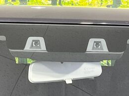 【スズキ　デュアルカメラブレーキサポート】走行中に前方の車両等を認識し、衝突しそうな時は警報とブレーキで衝突回避と被害軽減をアシスト。より安全にドライブをお楽しみいただけます。