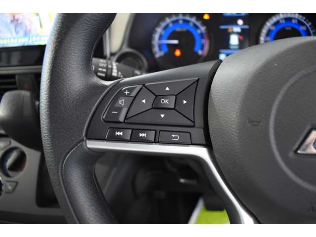 当店のお車には全台【1年間の無料保証付】でございます。手厚い保証も当店の自慢です！有料ですが2年、3年保証もお付けできますのでご相談ください♪