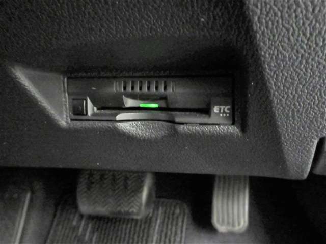 ETCなら高速道路、料金所をスイスイと通過。