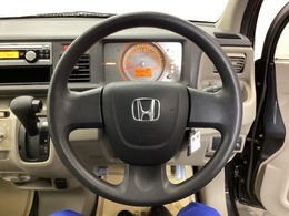 年式の割りに、走行が少なく、内外装も良好な1台です。耐久性に自信があるHONDAの自動車なので、まだまだ、安心してご使用いただけます。