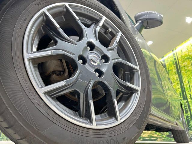 【純正16インチアルミホイール】外観にマッチした純正アルミホイールを装着しております。各種社外アルミホイールや、スタッドレスタイヤも取扱いしております。是非ご相談ください♪