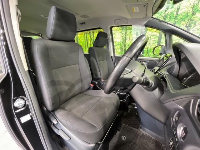 運転席シート廻りは使用感も少なく、良好な状態となっています。丁寧に使われていたことがよくわかりますね。