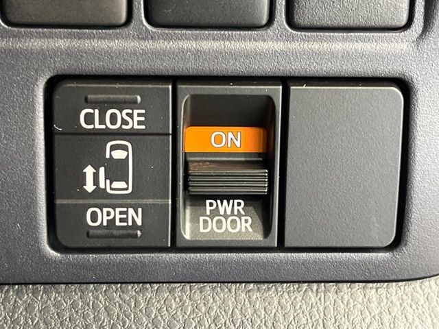 【パワースライドドア】スマートキーや運転席のスイッチでスライドドアの開閉が可能♪電動だから力を入れてドアを開ける必要が無く、小さいお子様でも、重い荷物を持っている時もラクに開け閉めできます♪