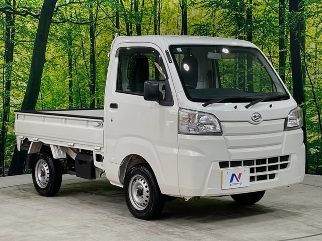 大好評のボディコーティング「弾スプラッシュコート」もご納車までに施工可能。通常のガラスコートと異なる、耐久年数6年の無機質ガラスコーティングが、ボディをキレイな状態に保ってくれます。