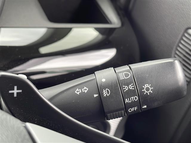【　オートライト　】オートライトなのでライトの点け忘れを気にすることなく運転が出来ます♪