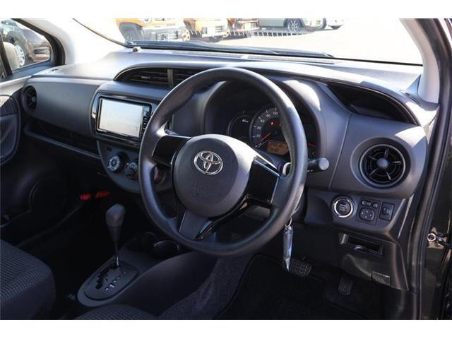 前席全体　目線も高く広い視界で安心して運転することができますね！