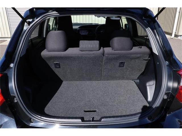 荷室スペースも充分、荷物の収納も楽々です。