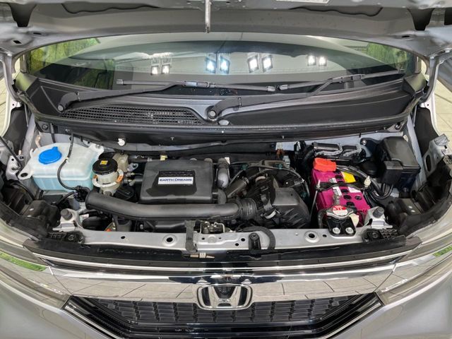 親切・丁寧な専門メカニックスタッフが応対！・車検・点検整備・事故等の修理などアフターサービスも安心。お車のカスタマイズもネクステージのサービススタッフまでご相談ください！