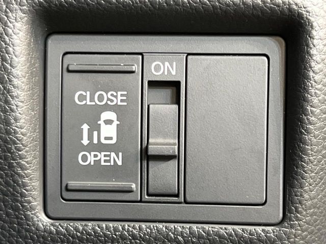 【パワースライドドア】スマートキーや運転席のスイッチでスライドドアの開閉が可能♪電動だから力を入れてドアを開ける必要が無く、小さいお子様でも、重い荷物を持っている時もラクに開け閉めできます♪