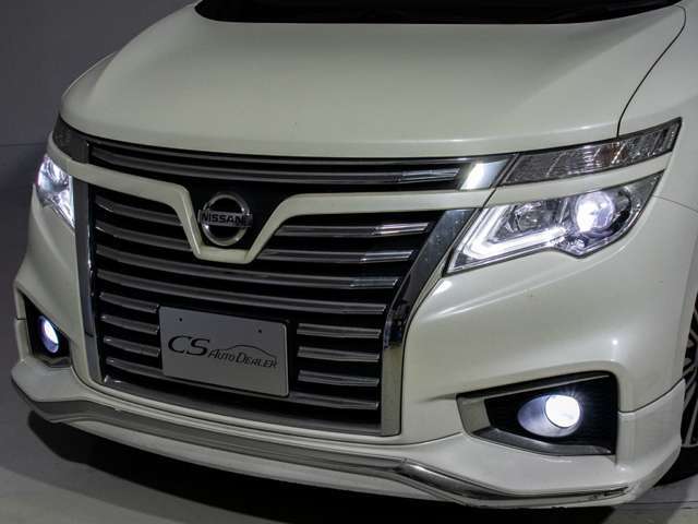 明るく、消費電力の少ない最先端のLEDヘッドライトを標準装備しております！