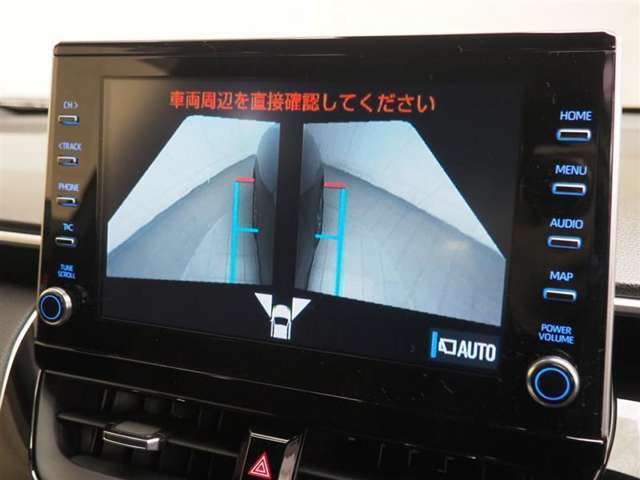 サイドミラーの下にもカメラが付いていますので、死角も確認ができます。
