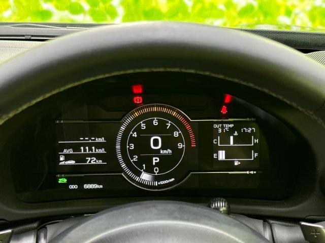 WECARSの展示場では実際に見て、触ってお車をお選びいただけます！知識の豊富な営業スタッフが様々なカーライフをご提案いたします！