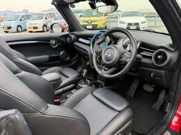 車内には中古車特有の細かい使用傷はございますが、全体的に綺麗に使用されています！