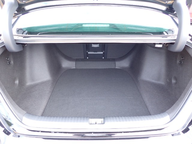 ◆定員乗車時のカーゴルームです。普段のお買い物の荷物やたくさんの収納が可能です。