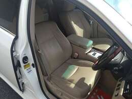 希少本革シート！県外登録納車大歓迎です！まずは、お問い合わせください！外出している事もございますので、ご来店前に一度ご連絡いただけますと幸いです！