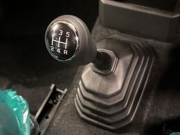 【フロア5速MT】5速MT！！思い通りな走行をお楽しみいただけます♪