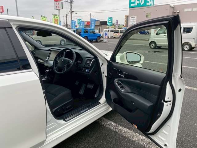 自社陸運局認証工場＆指定工場完備！国家資格車検検査員資格を持った整備士による整備。ステレオ・エアコン等走行に関係の無い所も不具合箇所が有れば修理してご納車致します☆