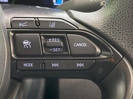 【レーダークルーズコントロール】高速道路での長距離走行が楽に！！自動で速度を保つクルーズコントロールが、衝突軽減システムと連携し、前方の車両を感知して車間を保つように速度調節してくれます！！