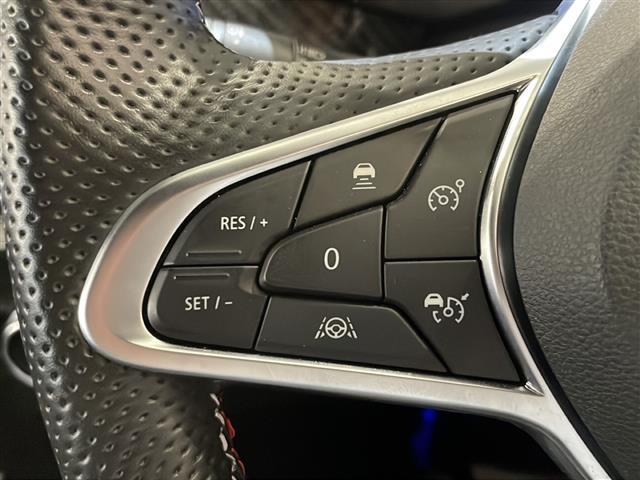 LIBERALAは、輸入車選びの新たなスタイルを提案するインポート・セレクト・ブランドです。オーナー様となる方がクルマから直接感じる感性を第一にした、最良の一台との出会いをコーディネートいたします。
