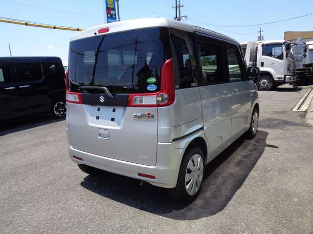 弊社ではお客様にご説明できないような諸費用は一切頂いておりません。車両本体価格だけでなくお支払総額で比較、ご検討頂ければ幸いです。私達はお客様が安心してご購入頂ける信頼されるお店作りを心掛けております