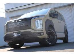 デリカD5コンプリートモデル「ワーロック」新車販売！個性溢れるボディキットに人気のサンドベージュで仕上げたデリカD5！※迷彩デカールはオプションとなります。